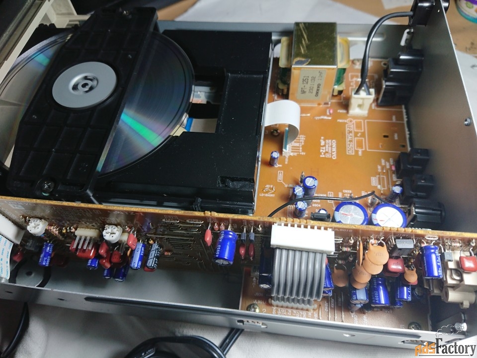 CD - проигрыватель Onkyo C-705X Made in Japan.