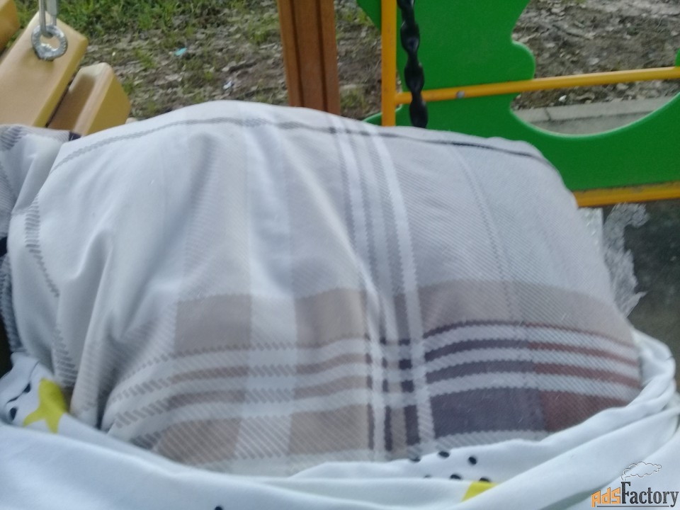 Продам подушку. крупная клетка.