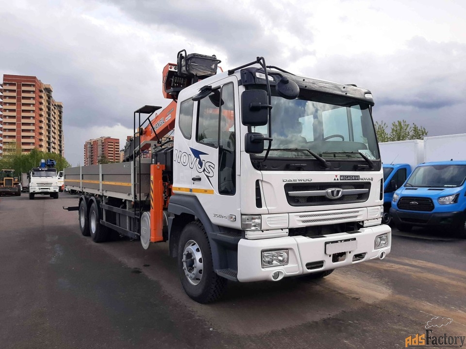 Специальный, грузовой бортовой оснащенный краном-манипулятором DAEWOO
