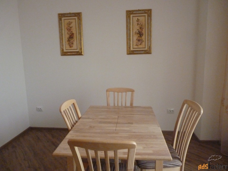 2 - комн. квартира, 82,5 м², 8/10 эт.