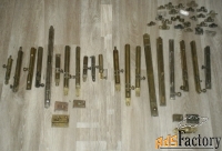 Коллекция старинных оконных шпингалетов.