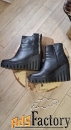 Продам женские ботинки