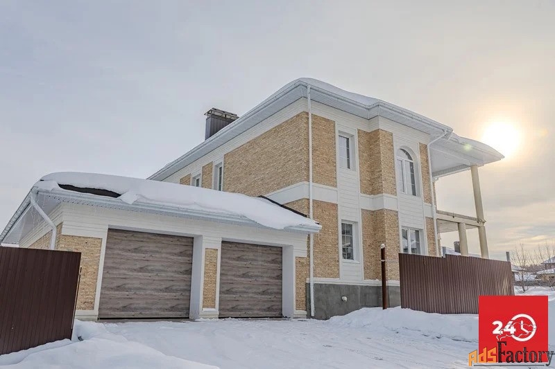 дом 550.0 м² на участке 11.0 сот.