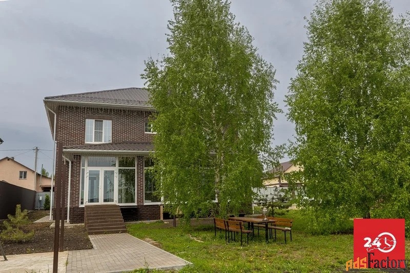 дом 245.0 м² на участке 20.0 сот.