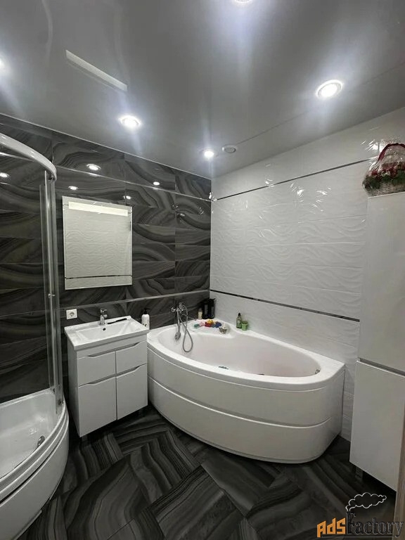 2 - комн. квартира, 84.7 м², 8/8 эт.