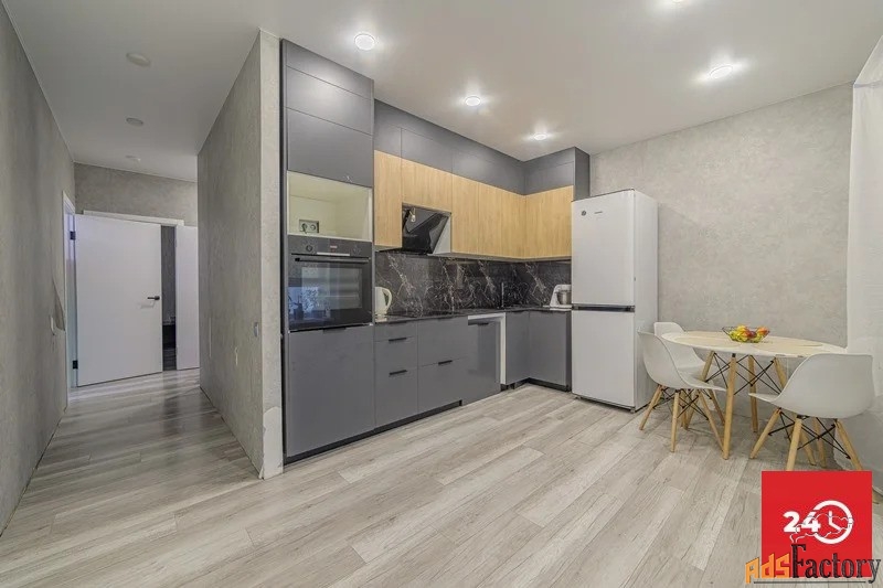 3 - комн. квартира, 81.0 м², 1/17 эт.