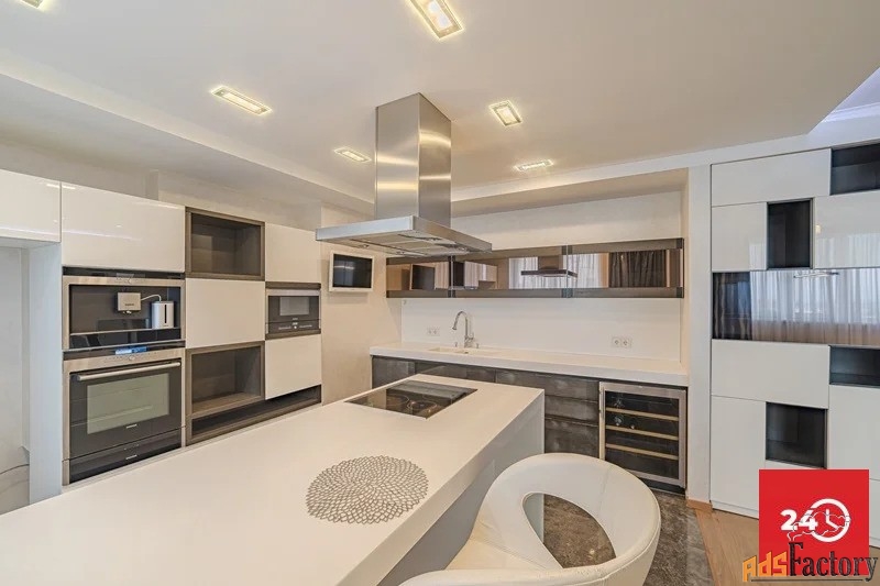 2 - комн. квартира, 95.0 м², 11/16 эт.