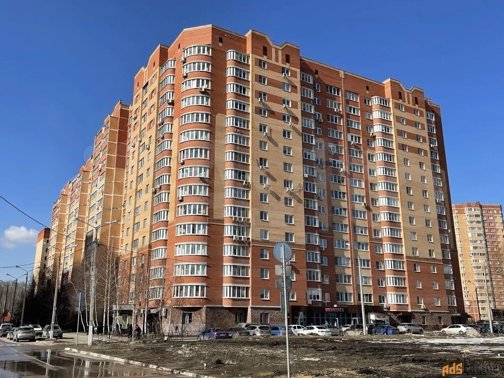 3 - комн.  квартира, 101.0 м², 2/15 эт.