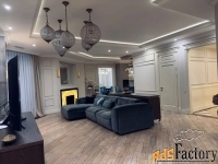 5 - комн.  квартира, 200.0 м², 4/10 эт.