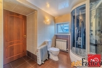 3 - комн.  квартира, 82.0 м², 1/2 эт.