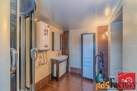 3 - комн.  квартира, 82.0 м², 1/2 эт.