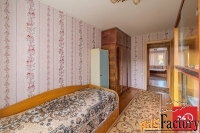 3 - комн.  квартира, 54.0 м², 2/5 эт.