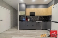 3 - комн.  квартира, 81.0 м², 1/17 эт.
