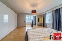 3 - комн.  квартира, 139.0 м², 5/5 эт.