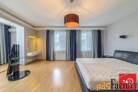 3 - комн.  квартира, 139.0 м², 5/5 эт.