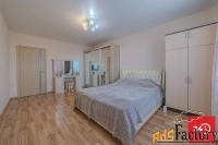3 - комн.  квартира, 92.0 м², 18/18 эт.