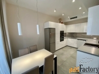 3 - комн.  квартира, 127.0 м², 5/10 эт.