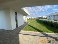 дом 160.0 м² на участке 9.0 сот.