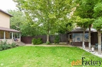 дом 294.0 м² на участке 8.0 сот.