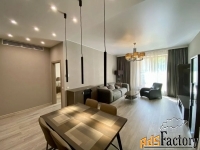 2 - комн.  квартира, 80.0 м², 3/9 эт.