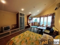 дом 242.3 м² на участке 1.3 сот.