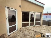 дом 242.3 м² на участке 1.3 сот.