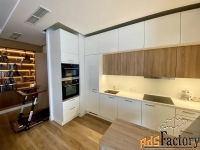 3 - комн.  квартира, 154.0 м², 6/10 эт.