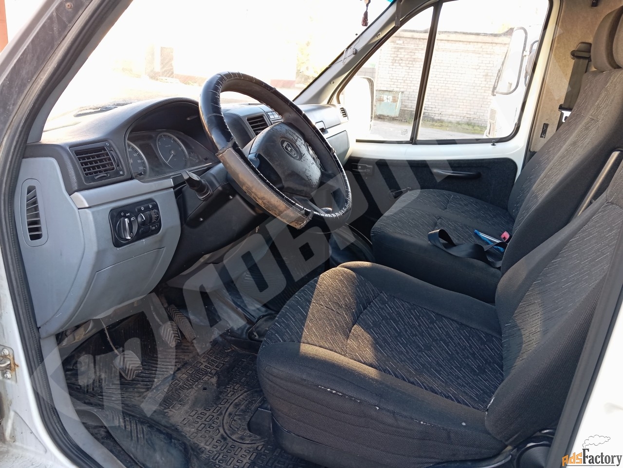 ГАЗ-3302 грузовой, с бортовой платформой