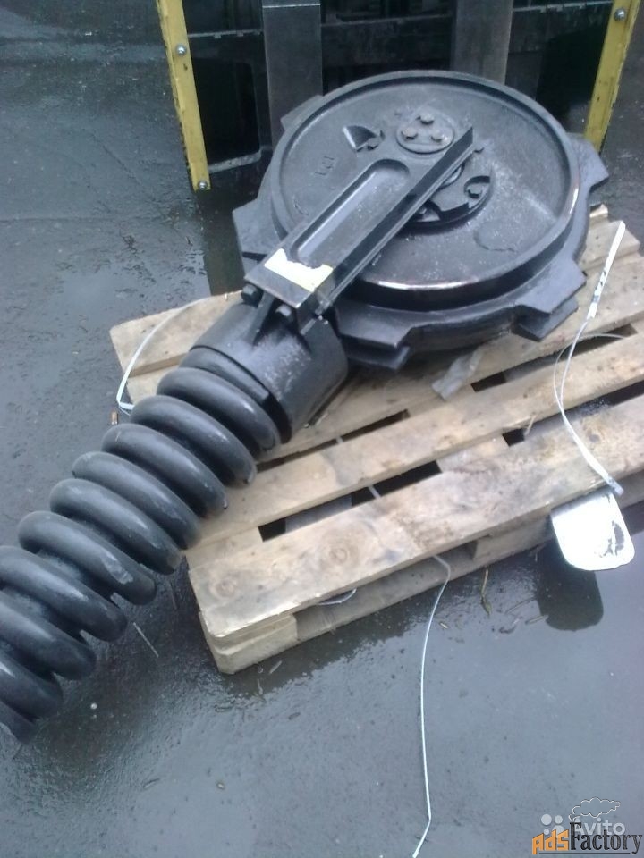Натяжители 5162448 гусеничных цепей экскаваторов Caterpillar 330GC