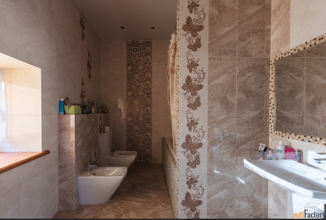 таунхаус 272 м² на участке 4 сот.