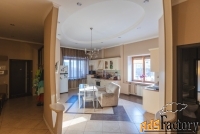 таунхаус 272 м² на участке 4 сот.