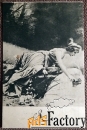 Антикварная открытка Девушка на берегу