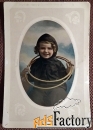 Антикварная открытка Девочка с обручами