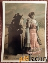 Антикварная открытка Девушка и старец