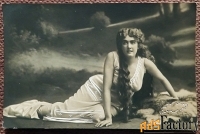 Антикварная открытка. Девушка с распущенными волосами