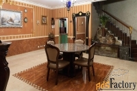 3 - комн.  квартира, 160 м², 2/4 эт.