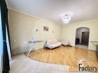 3 - комн.  квартира, 138 м², 5/25 эт.