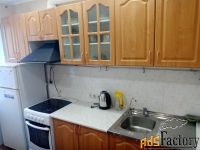 3 - комн.  квартира, 60 м², 1/10 эт.