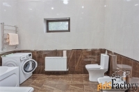 дом 279.3 м² на участке 924 сот.