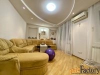 4 - комн.  квартира, 90 м², 1/5 эт.