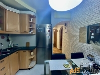 4 - комн.  квартира, 90 м², 1/5 эт.