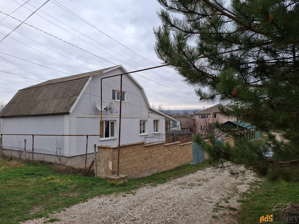 дом 144,2 м² на участке 14,8 сот.