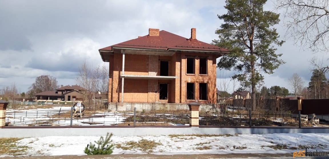 дом 658 м² на участке 40 сот.
