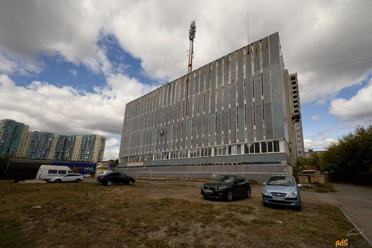свободного назначения, 4865.8 м²