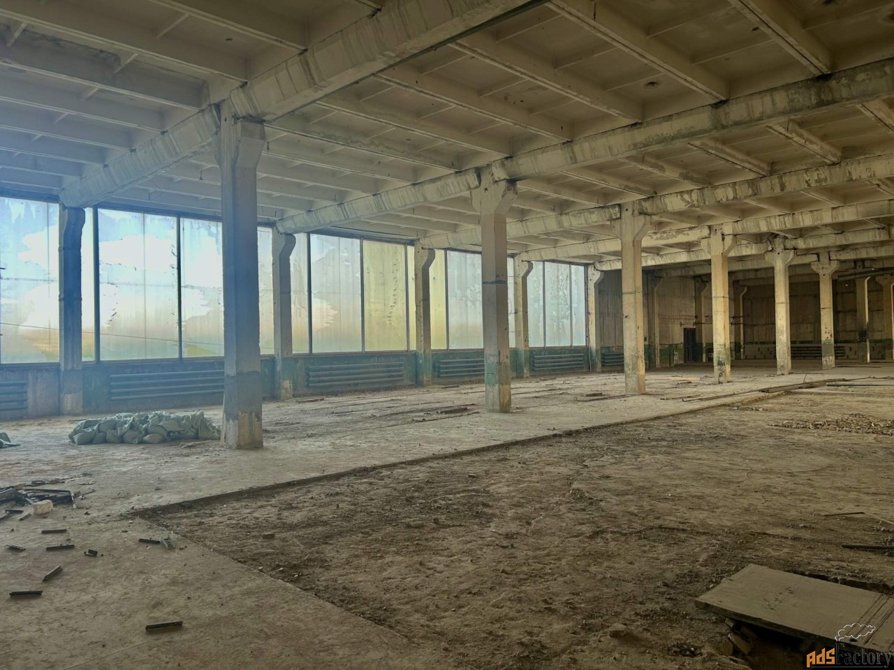 свободного назначения, 1300 м²