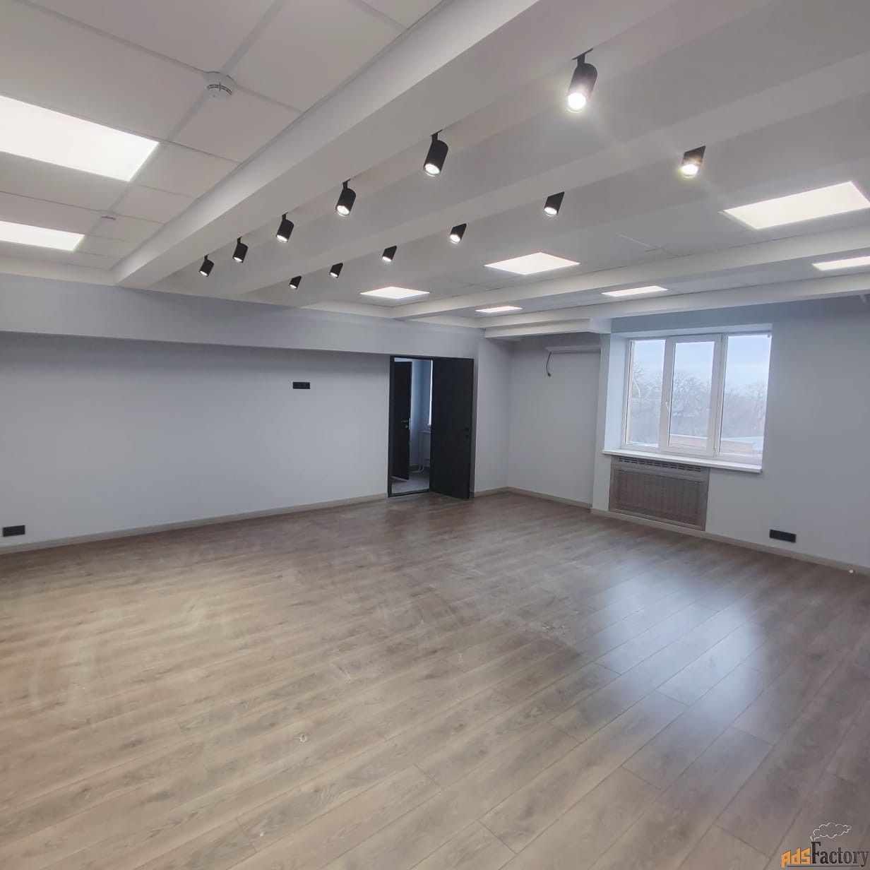 офисное помещение, 683 м²