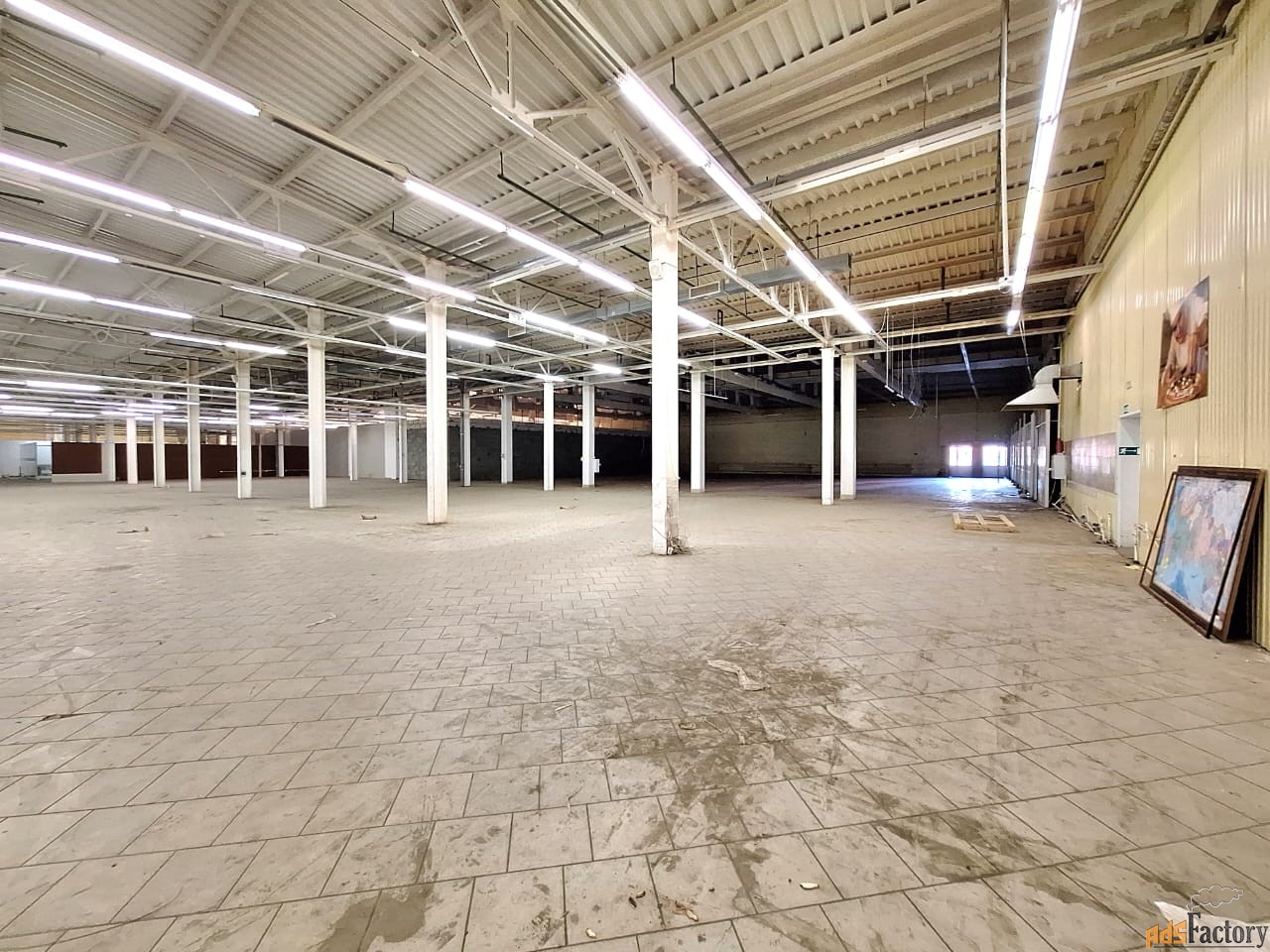 торговое помещение, 4500 м²