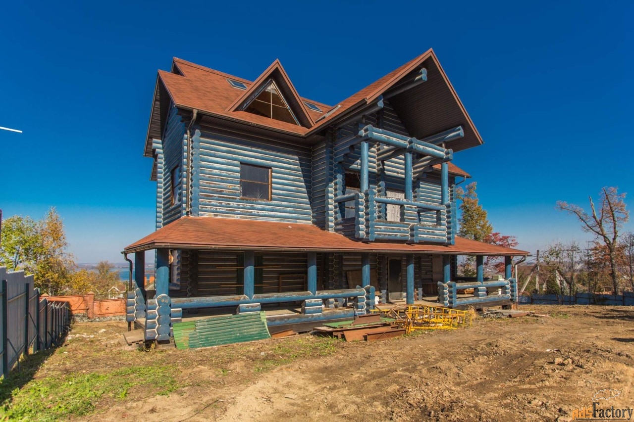 коттедж 629 м² на участке 20 сот.