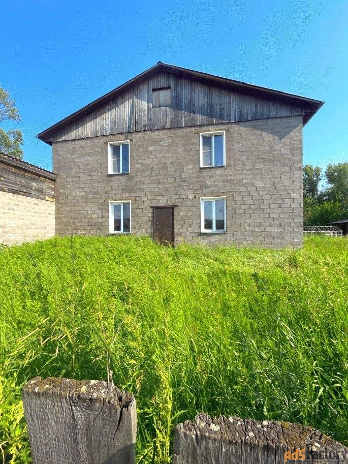 дом 405.1 м² на участке 10 сот.