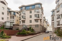 4 - комн.  квартира, 877 м², 1/5 эт.